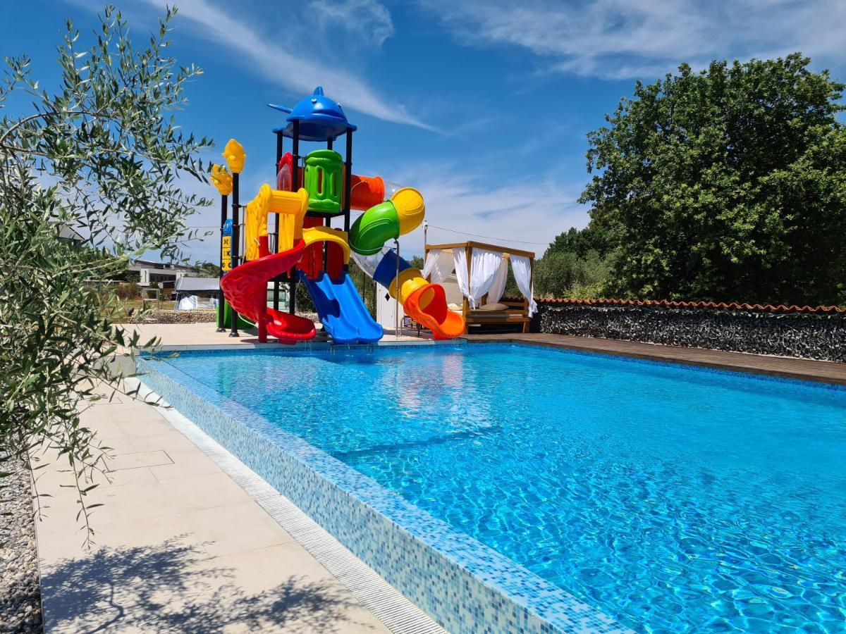 Appartamento Volmefamily Pola Esterno foto