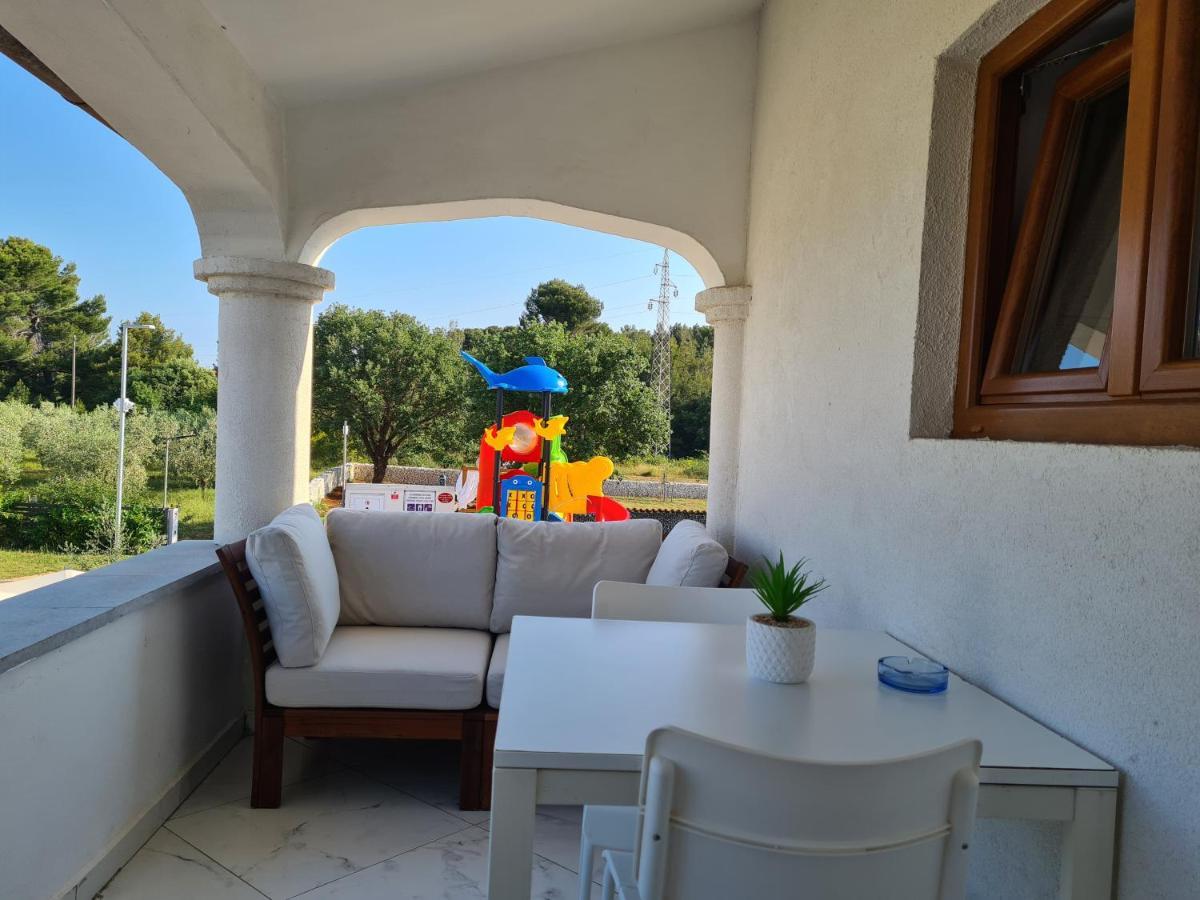Appartamento Volmefamily Pola Esterno foto