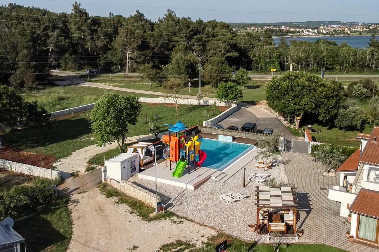 Appartamento Volmefamily Pola Esterno foto